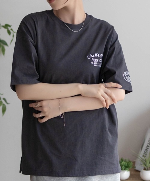 UNDERWRAPS(アンダーラップス)の「UNDERWRAPS BIGデニム貼り付けスリットTシャツ(Tシャツ/カットソー・レディース・ライトピンク/ライトグリーン/ダークグレー・フリー)」の6枚目の写真