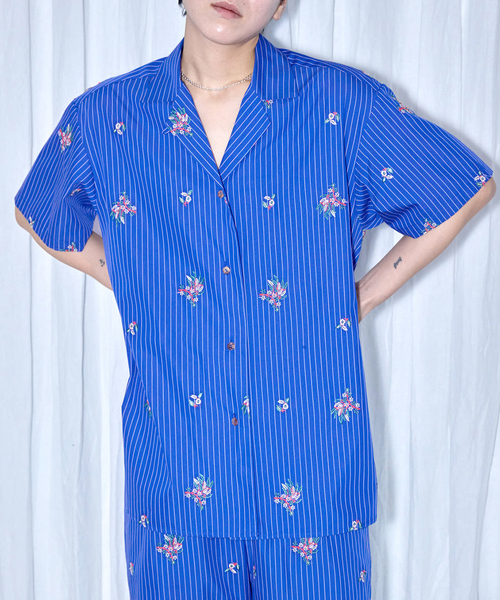 PONTI(ポンティ)の「PONTI Flower Embroidery Striped Shirt PO1Q014:シャツ(シャツ/ブラウス・レディース・ブルー・FREE)」の1枚目の写真