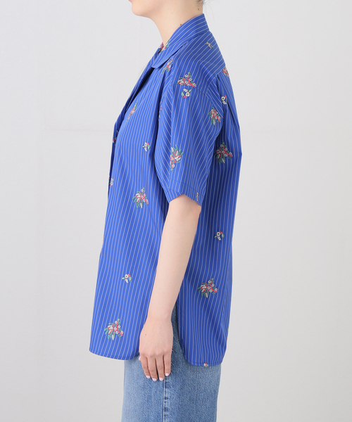 PONTI(ポンティ)の「PONTI Flower Embroidery Striped Shirt PO1Q014:シャツ(シャツ/ブラウス・レディース・ブルー・FREE)」の4枚目の写真
