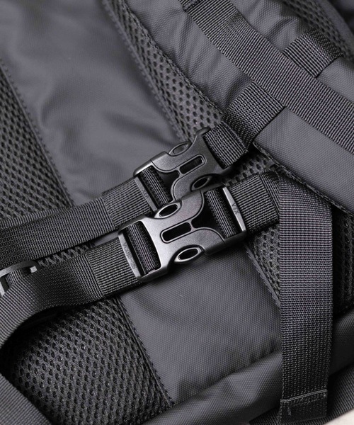 ELLIKER（エリカー）の「《ELLIKER》HOODED ZIP TOP BACKPACK（バックパック/リュック・メンズ・グリーン/ブラック・FREE）」の8枚目の写真