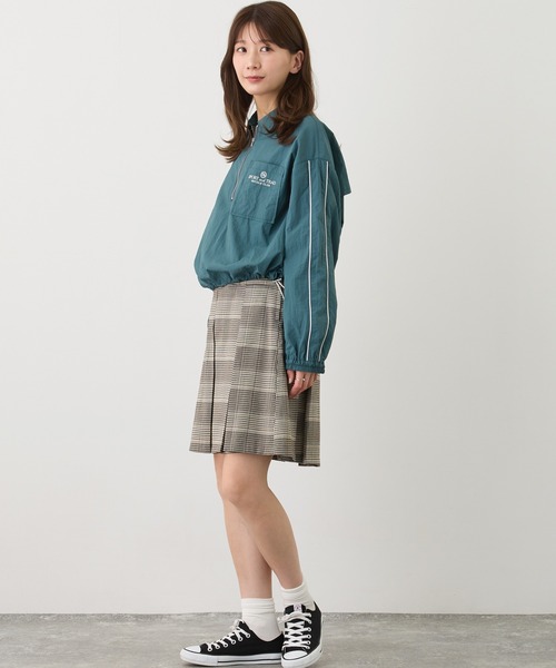 NICOLE CLUB(ニコル クラブ)の「トラックハーフジッププルオーバー(シャツ/ブラウス・レディース・グリーン/オフホワイト/ブラック・MEDIUM)」の6枚目の写真