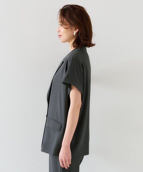 UNTITLED（アンタイトル）の「【セットアップ可能/接触冷感/イージーケア】リラクミスト　ハーフスリーブジャケット（テーラードジャケット・レディース・ベージュ/ブラック/チャコールグレー/ネイビー・01/02/03/00/04/44/48/50）」の9枚目の写真