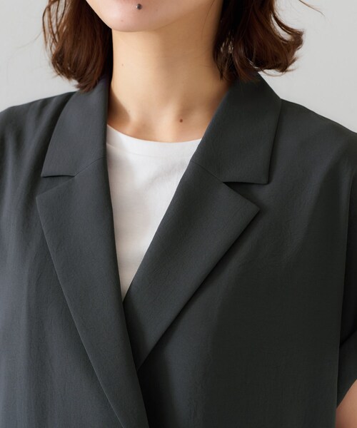 UNTITLED（アンタイトル）の「【セットアップ可能/接触冷感/イージーケア】リラクミスト　ハーフスリーブジャケット（テーラードジャケット・レディース・ベージュ/ブラック/チャコールグレー/ネイビー・01/02/03/00/04/44/48/50）」の11枚目の写真