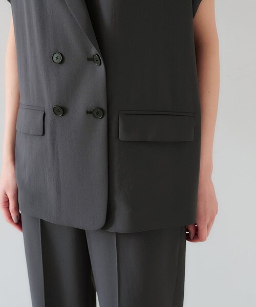 UNTITLED（アンタイトル）の「【セットアップ可能/接触冷感/イージーケア】リラクミスト　ハーフスリーブジャケット（テーラードジャケット・レディース・ベージュ/ブラック/チャコールグレー/ネイビー・01/02/03/00/04/44/48/50）」の13枚目の写真