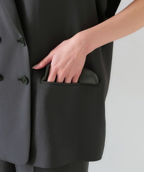 UNTITLED（アンタイトル）の「【セットアップ可能/接触冷感/イージーケア】リラクミスト　ハーフスリーブジャケット（テーラードジャケット・レディース・ベージュ/ブラック/チャコールグレー/ネイビー・01/02/03/00/04/44/48/50）」の14枚目の写真
