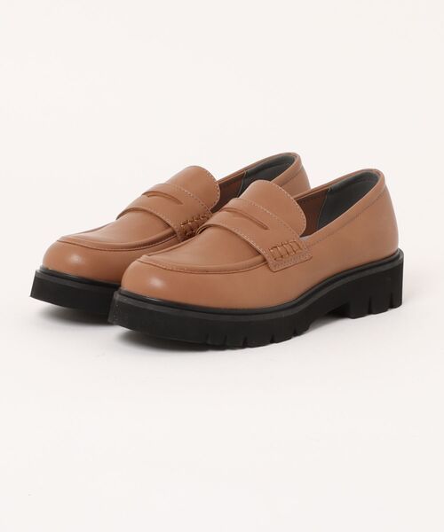Piedi Nudi(ピエディヌーディ)の「KosMia/コスミア スタイルアップ コインローファー(ローファー・レディース・アイボリー/ブラック/ブラウン・S/M/L/LL)」の3枚目の写真
