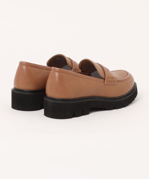 Piedi Nudi(ピエディヌーディ)の「KosMia/コスミア スタイルアップ コインローファー(ローファー・レディース・アイボリー/ブラック/ブラウン・S/M/L/LL)」の5枚目の写真