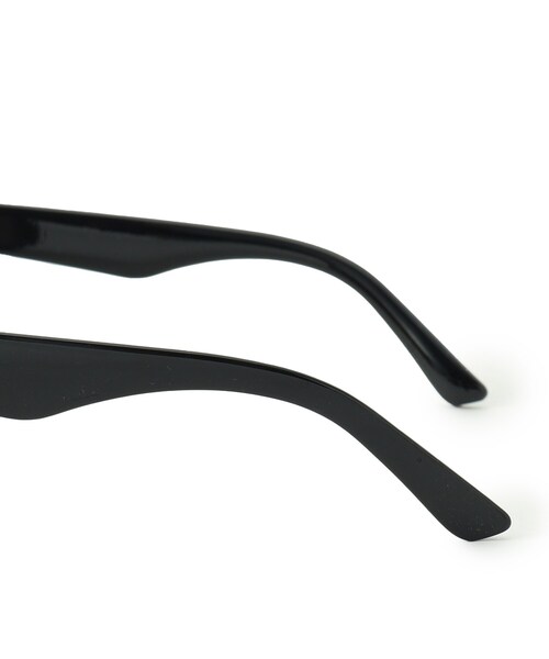 SHOO・LA・RUE（シューラルー）の「ボリュームフレームサングラス（サングラス・レディース・ブラック/アイボリー/ダークブラウン系4・00）」の4枚目の写真