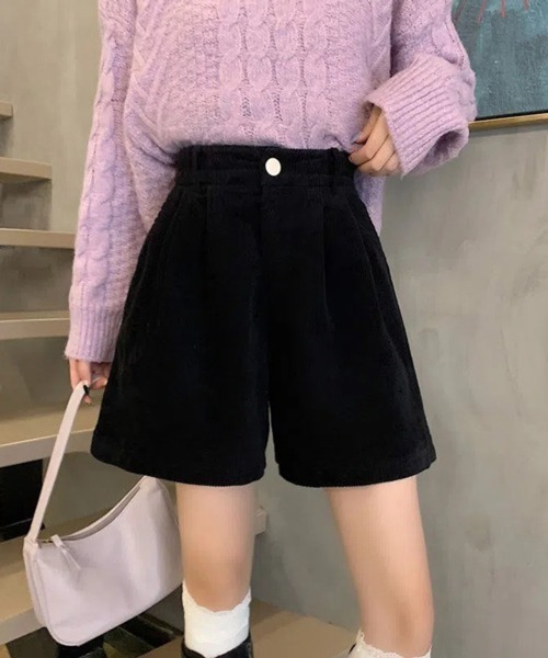 CERCA（チェルカ）の「Nia(ニア)/【着痩せ】【冬のミニボトム】ハイウエスト コーデュロイショートパンツ（その他パンツ・レディース・ブラウン/ブラック・SMALL/LARGE/MEDIUM）」の6枚目の写真