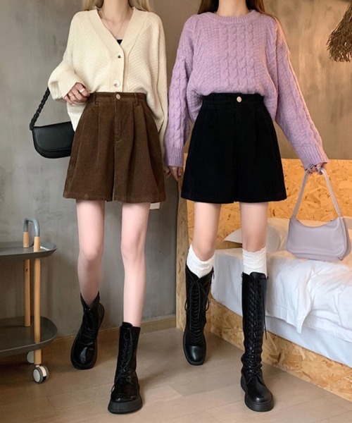 CERCA（チェルカ）の「Nia(ニア)/【着痩せ】【冬のミニボトム】ハイウエスト コーデュロイショートパンツ（その他パンツ・レディース・ブラウン/ブラック・SMALL/LARGE/MEDIUM）」の7枚目の写真