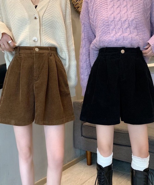 CERCA（チェルカ）の「Nia(ニア)/【着痩せ】【冬のミニボトム】ハイウエスト コーデュロイショートパンツ（その他パンツ・レディース・ブラウン/ブラック・SMALL/LARGE/MEDIUM）」の11枚目の写真