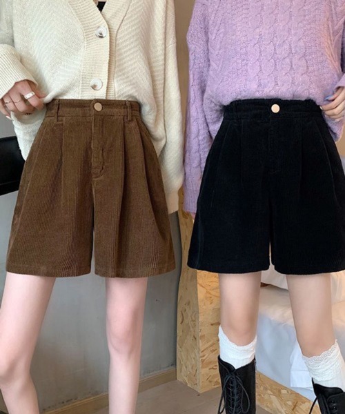 CERCA（チェルカ）の「Nia(ニア)/【着痩せ】【冬のミニボトム】ハイウエスト コーデュロイショートパンツ（その他パンツ・レディース・ブラウン/ブラック・SMALL/LARGE/MEDIUM）」の17枚目の写真