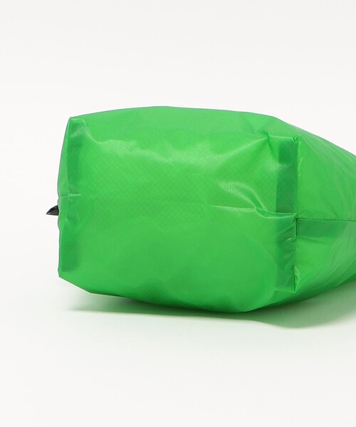 WEEKEND(ER)（ウィークエンダー）の「【別注】＜WEEKEND(ER)＞RIP ROLL TOP/ショルダーバッグ（ショルダーバッグ・メンズ・ブラック/ケリーグリーン・FREE）」の7枚目の写真