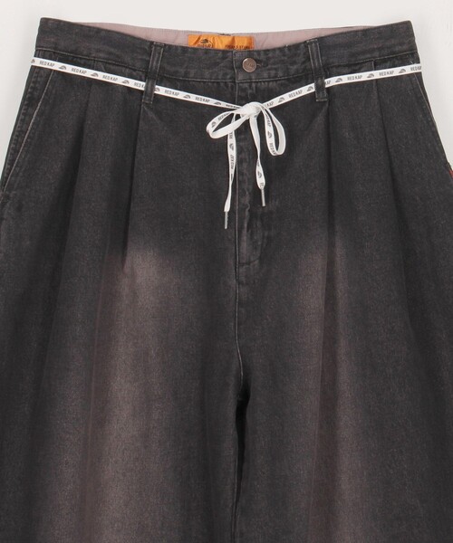 RED KAP（レッドキャップ）の「RED KAP/レッドキャップ 別注 SMU PT-38 2TUCK BAGGY WIDE DENIM PANTS/バギーデニム/ワイドフィット（デニムパンツ・メンズ・ブラック/ネイビー・MEDIUM/LARGE）」の4枚目の写真