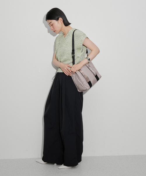 ADAM ET ROPE'(アダムエロペ)の「【定番人気】撥水ナイロンイージーパンツ(その他パンツ・レディース・ブラック/オフホワイト・36/38)」の4枚目の写真