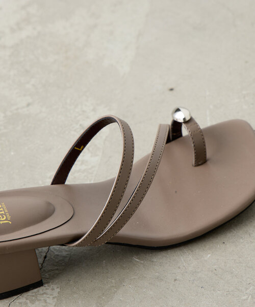 Jena espace merveilleux（ジェナ　エスパスメルヴェイユ）の「サムホールヒールサンダル（サンダル・レディース・ブラック/ベージュ/シルバー・MEDIUM/LARGE）」の12枚目の写真