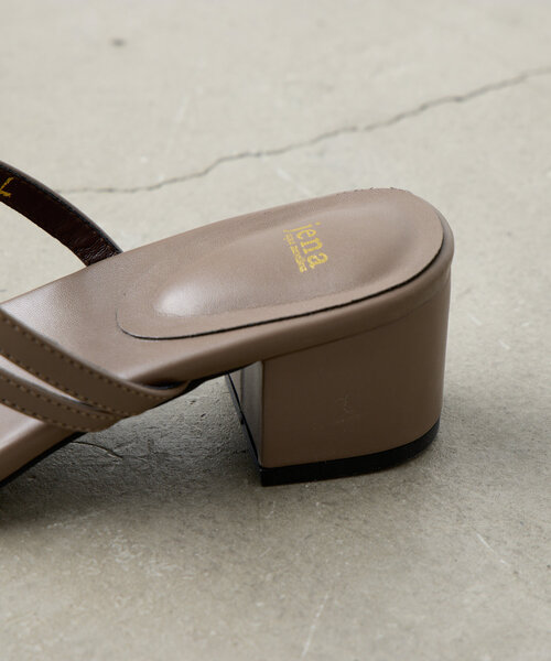 Jena espace merveilleux（ジェナ　エスパスメルヴェイユ）の「サムホールヒールサンダル（サンダル・レディース・ブラック/ベージュ/シルバー・MEDIUM/LARGE）」の14枚目の写真