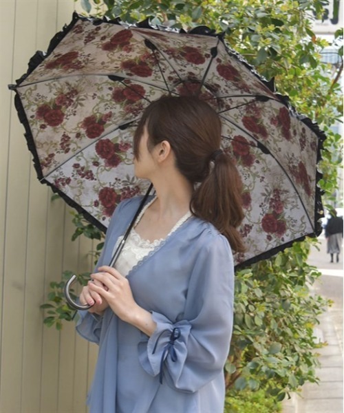 axes femme（アクシーズファム）の「晴雨兼用プリントパゴダ傘（長傘