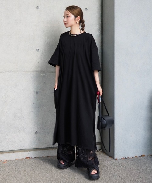 LAULEN（ローレン）の「cotton side slit tee op /コットン サイドスリット 半袖 Tシャツワンピース（ワンピース・レディース・ブラック/ブラウン/グレー・FREE）」の2枚目の写真