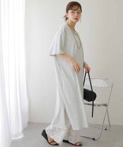 LAULEN（ローレン）の「cotton side slit tee op /コットン サイドスリット 半袖 Tシャツワンピース（ワンピース・レディース・ブラック/ブラウン/グレー・FREE）」の4枚目の写真