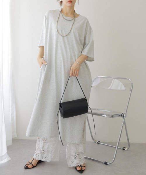 LAULEN（ローレン）の「cotton side slit tee op /コットン サイドスリット 半袖 Tシャツワンピース（ワンピース・レディース・ブラック/ブラウン/グレー・FREE）」の6枚目の写真