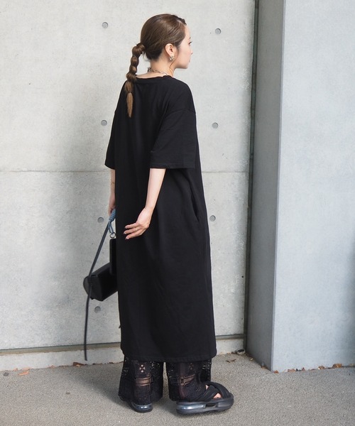 LAULEN（ローレン）の「cotton side slit tee op /コットン サイドスリット 半袖 Tシャツワンピース（ワンピース・レディース・ブラック/ブラウン/グレー・FREE）」の10枚目の写真