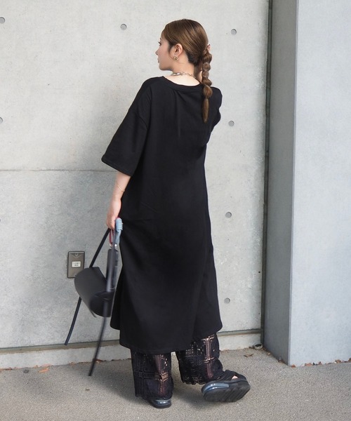 LAULEN（ローレン）の「cotton side slit tee op /コットン サイドスリット 半袖 Tシャツワンピース（ワンピース・レディース・ブラック/ブラウン/グレー・FREE）」の9枚目の写真