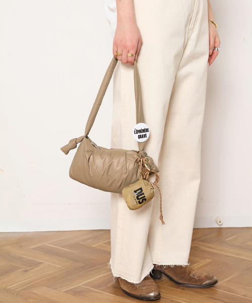 AP STUDIO（エーピーストゥディオ）の「【VINCENT PRADIER】パッファーショルダーバッグ（ハンドバッグ・レディース・ベージュ/アイボリー・FREE）」の14枚目の写真