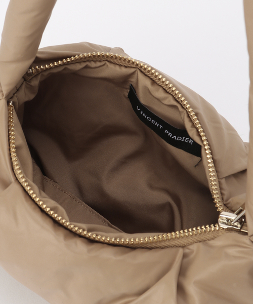 AP STUDIO（エーピーストゥディオ）の「【VINCENT PRADIER】パッファーショルダーバッグ（ハンドバッグ・レディース・ベージュ/アイボリー・FREE）」の7枚目の写真