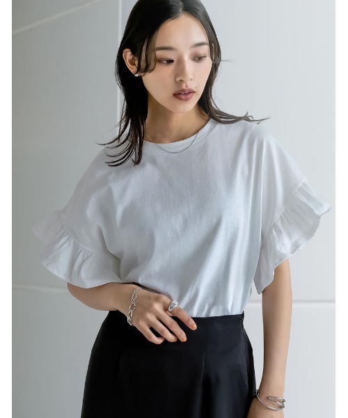 Re:EDIT(リエディ)の「綿天竺ショルダーフリルTシャツ(Tシャツ/カットソー・レディース・ホワイト/ブラック・MEDIUM/LARGE)」の2枚目の写真