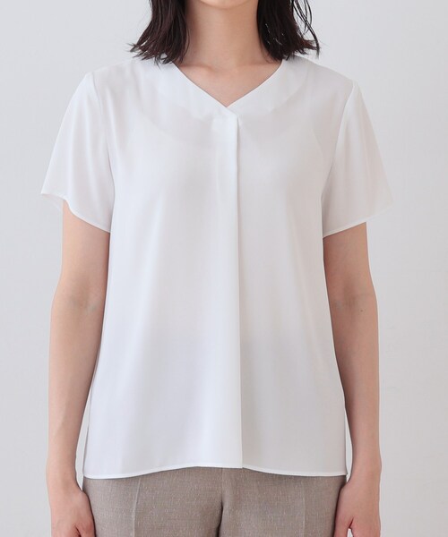 INDIVI（インディヴィ）の「【洗える／通勤】タックブラウス（シャツ/ブラウス・レディース・ホワイト・05/13/15 /34/38）」の10枚目の写真