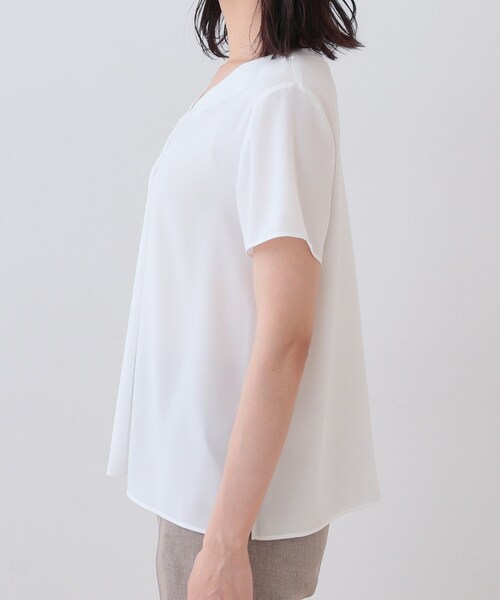 INDIVI（インディヴィ）の「【洗える／通勤】タックブラウス（シャツ/ブラウス・レディース・ホワイト・05/13/15 /34/38）」の11枚目の写真