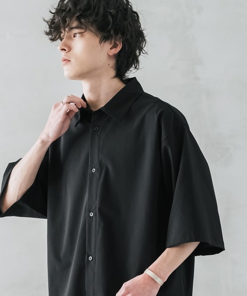 Rocky Monroe(ロッキーモンロー)の「新色追加 接触冷感多機能素材リネンライクオーバーサイズレギュラーカラー半袖シャツ(シャツ/ブラウス・メンズ・オフホワイト/ブラック/カーキ/ブルーグリーン/ネイビー/チャコール/ブラウン・L/M/XL)」の18枚目の写真
