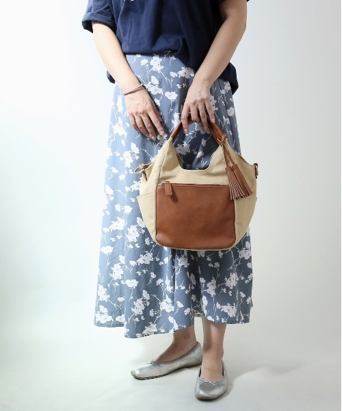 LIZDAYS(リズデイズ)の「LIZDAYS キャンバス×PU2WAYトートバッグ(トートバッグ・レディース・グレー系その他/ベージュ・FREE)」の4枚目の写真
