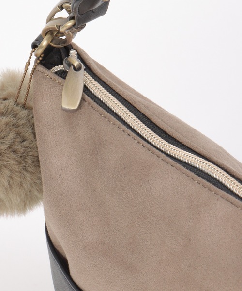 ikka（イッカ）の「【雑誌InRed1月・2月合併号掲載】バイカラー2WAYジップショルダーバッグ（ショルダーバッグ・レディース・ブラック/ブラウン/ライム/ダークベージュ・FREE）」の13枚目の写真