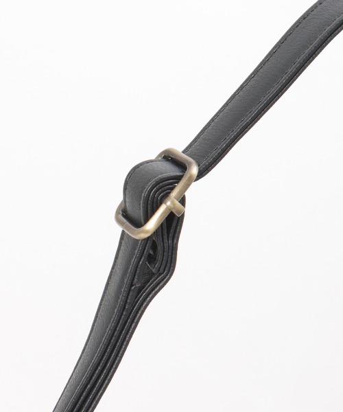 ikka（イッカ）の「【雑誌InRed1月・2月合併号掲載】バイカラー2WAYジップショルダーバッグ（ショルダーバッグ・レディース・ブラック/ブラウン/ライム/ダークベージュ・FREE）」の16枚目の写真