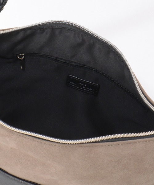 ikka（イッカ）の「【雑誌InRed1月・2月合併号掲載】バイカラー2WAYジップショルダーバッグ（ショルダーバッグ・レディース・ブラック/ブラウン/ライム/ダークベージュ・FREE）」の19枚目の写真