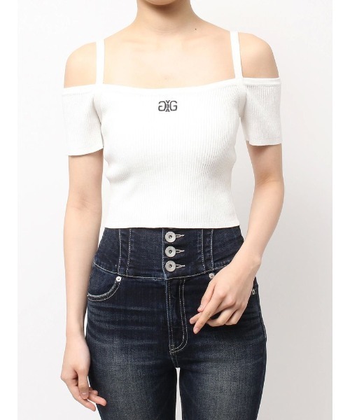 GYDA（ジェイダ）の「SymmetryGYDA オフショルストラップハーフスリーブニットトップス（ニット/セーター・レディース・レッド/オフホワイト/ブラック・FREE）」の2枚目の写真