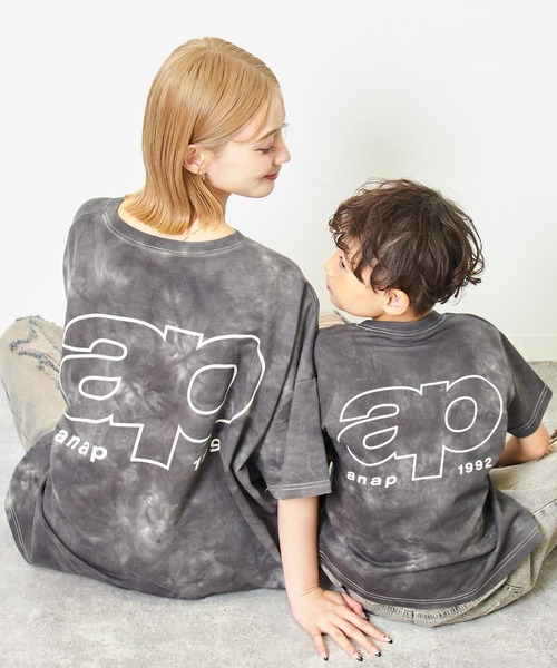 ANAP(アナップ)の「ミニ裏毛 タイダイ柄 ロゴ Tシャツ【親子お揃い】(Tシャツ/カットソー・レディース・グレー/ベージュ/ブラック系その他・FREE)」の2枚目の写真