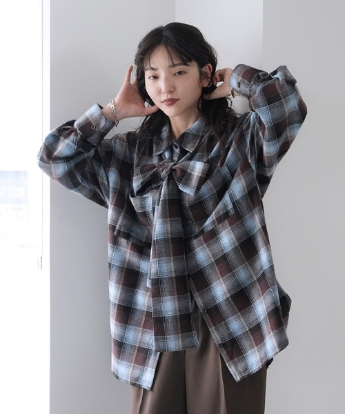 美品✨ロイスクレヨン フリル ボウタイ バンドカラー ブラウス チェックシャツ セール】ボウタイ付きチェックシャツ（シャツ/ブラウス）｜Yeoun
