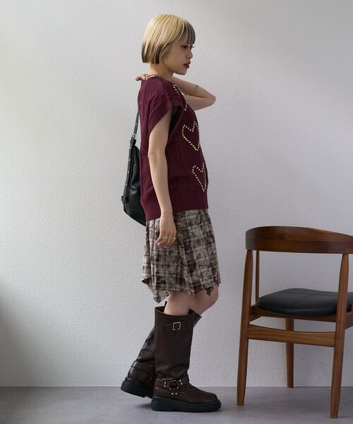 w closet（ダブルクローゼット）の「【25AW】ハート刺繍ニットベスト（ベスト・レディース・オフホワイト/ネイビー/ボルドー・FREE）」の9枚目の写真