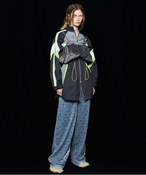 MAISON SPECIAL(メゾンスペシャル)の「Flower Easy Pants/フラワーイージーパンツ(その他パンツ・レディース・ブルー/グレー・38/36)」の10枚目の写真