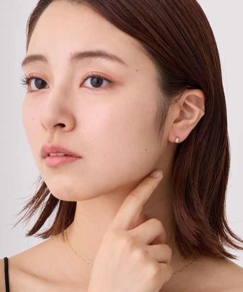 CALIN STANDARD(カリンスタンダード)の「◆金属アレルギー対応◆◆made in japan◆【純金厚メッキ】シャイン 極小ミニマルカーブピアス(ピアス(両耳用)・レディース・シルバー/ゴールド/ピンクゴールド・FREE)」の7枚目の写真