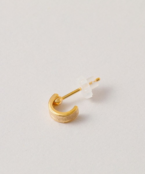 CALIN STANDARD(カリンスタンダード)の「◆金属アレルギー対応◆◆made in japan◆【純金厚メッキ】シャイン 極小ミニマルカーブピアス(ピアス(両耳用)・レディース・シルバー/ゴールド/ピンクゴールド・FREE)」の18枚目の写真