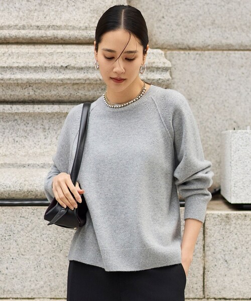 自由区（ジユウク）の「ウールカシミヤブレンドスパンコールラグランスリーブ ニット（ニット/セーター・レディース・ライトグレー系/ブラック系/ブラウン系/ベージュ系・32）」の2枚目の写真