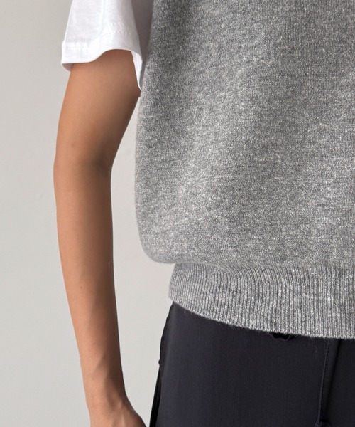 CANAL JEAN（キャナルジーン）の「SLEEK　カシミヤ混Vニットベスト（ベスト・レディース・グレー/ブラック/オリーブ/ブラウン・ONE SIZE）」の16枚目の写真