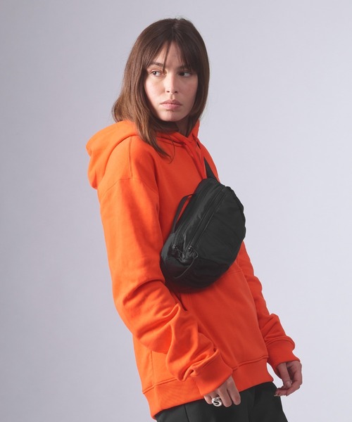 SALOMON（サロモン）の「ACS WAIST PACK 3　LC2324200（ボディバッグ/ウエストポーチ・メンズ・ブラック・FREE）」の2枚目の写真