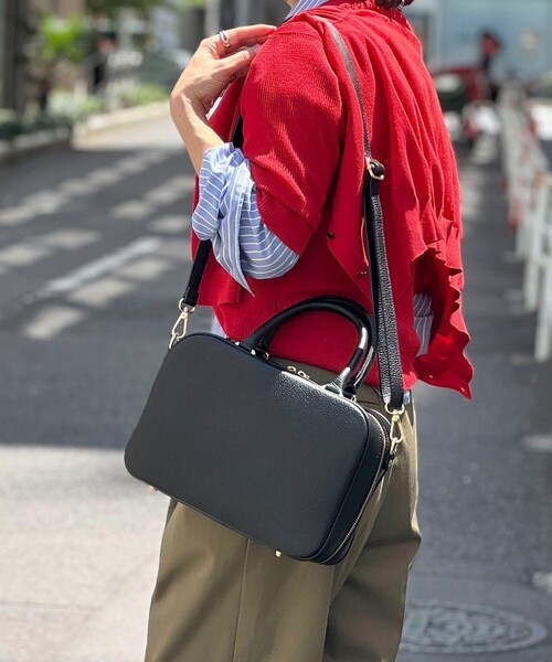 NOLLEY’S(ノーリーズ)の「スクエアスリムボストン(ボストンバッグ・レディース・ブラウン/ブラック・FREE)」の4枚目の写真