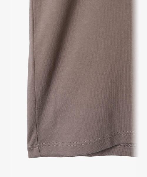 agnes b.(アニエスベー)の「メンズ アイコニック プリント 長袖 Tシャツ ”Lezard”(Tシャツ/カットソー・メンズ・ベージュ・1/2)」の2枚目の写真