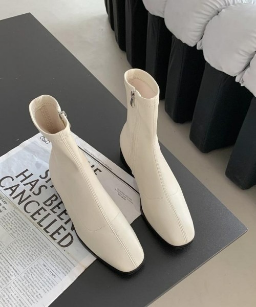 AMELY（エミリー）の「スクエアトゥショートブーツ（ブーツ・レディース・ブラック/ブラウン/アイボリー・38/37/36/35/40/39）」の9枚目の写真